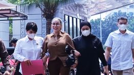 Nikita Mirzani Dilimpahkan ke Kejaksaan Tanpa Diborgol
