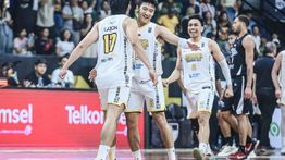 Kesatria Bengawan Solo Sapu Bersih Rans Simba Bogor 2 Musim Beruntun di IBL