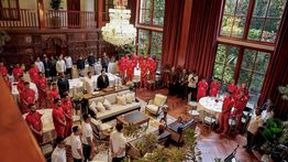 FOTO: Hangat dan Penuh Canda, Momen Keseruan Timnas Indonesia Saat Dijamu Prabowo di Kertanegara