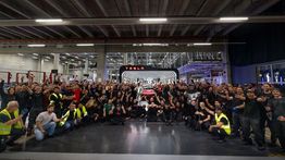 Tesla Capai Tonggak Baru, Produksi Mobil ke-8 Juta di Seluruh Dunia