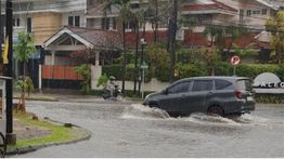 Banjir Melanda Bintaro Akibat Luapan Kali di Sektor 9, Sejumlah Titik Terendam Air