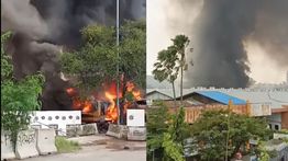 VIDEO: Kebakaran Mengerikan Melanda Sudinhub Transportasi Umum Cengkareng