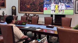 Momen Prabowo Saksikan Laga Timnas Indonesia Vs Jepang dari Ruang Kerja Istana