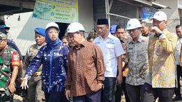 Pramono Tinjau Proyek Tanggul Rob Muara Angke