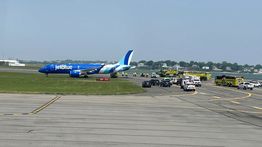 Pesawat JetBlue Kecelakaan di Bandara Boston, Penumpang Dievakuasi