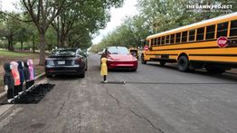 Tesla Dikecam Setelah Uji Coba Full Self-Driving Tabrak Boneka Anak di Dekat Bus Sekolah