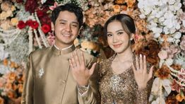 Arbani Yasiz Resmi Bertunangan dengan Raissa Ramadhani