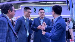 Wamenkomdigi Angga Raka Prabowo Paparkan Strategi Transformasi Digital Indonesia di MWC 2025 Shanghai