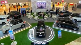 Wuling Hadir di Tunjungan Plaza Surabaya dengan Promo Spesial 8th Anniversary SALEbration