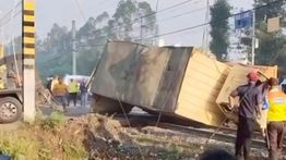 Kronologi KRL Tabrak Truk di Perlintasan Tanah Tinggi Tangerang, 3 Orang Terluka
