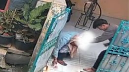Viral! Video Pemuda di Bekasi Diduga Aniaya Ibu Kandung karena Tak Diberi Uang