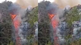 Wisata Lembah Harau Kecamatan Lima Puluh Kota Kebakaran Hebat