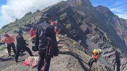Pendaki Brasil yang Jatuh di Jurang Gunung Rinjani Ditemukan dalam Kondisi Tak Bergerak