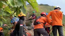 Tim SAR Gabungan Evakuasi Jenazah Pendaki yang Jatuh ke Jurang 180 Meter di Gunung Muria