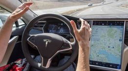 Tesla Hadapi Sidang Gugatan Terkait Kecelakaan Maut Model S Berfitur Autopilot