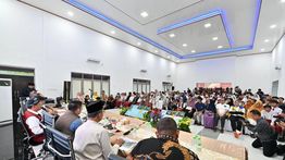 Seskab Teddy Hingga Mensos Tinjau Perkembangan Sekolah Rakyat