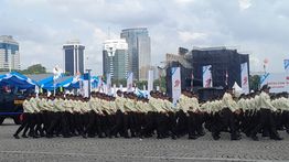 Satpam hingga Ormas Ikut Parade HUT Bhayangkara ke-79 di Monas