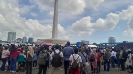 Penampakan Warga Padati Monas Saksikan HUT Bhayangkara ke-79