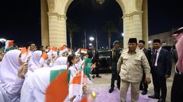 Prabowo Disambut Meriah oleh Siswa dan Diaspora Indonesia di Jeddah Arab Saudi