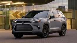 Toyota Tunda Produksi SUV Listrik, Ada Apa?