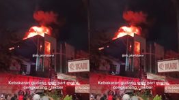 VIDEO: Ruko Suku Cadang Cengkareng Kebakaran Hebat