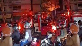 Emak-emak Tak Beri Jalan, Mobil Damkar di Balikpapan Terpaksa Tabrak Mobil Penghalang