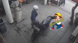 VIDEO: Baru Diparkir Semenit, Motor Raib Digasak Maling di Penjaringan