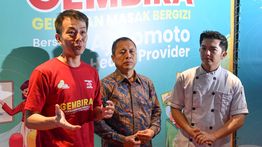 Jadi Juru Masak, Nicky Tirta Edukasi Ibu-ibu PKK Lewat Acara Gembira