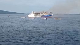 KM Barcelona 5 Terbakar di Perairan Pulau Talise Minahasa Utara, Penumpang Nyebur ke Laut