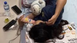 Ngakak! Mahasiswi KKN Ini Punya Kebiasaan Unik, Harus Minum Susu Pakai Dot Sebelum Tidur