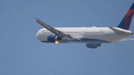 Mesin Boeing 767 Milik Delta Airlines Terbakar di Udara, Pilot Lakukan Pendaratan Darurat