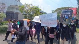 Mahasiswa JGU Demo Tuntut Transparansi Dana KIP-K 