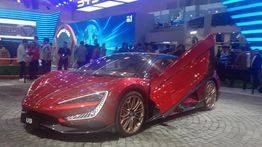 Yangwang U9 Curi Perhatian di GIIAS 2025, Mobil Listrik Mewah yang Bisa Menari
