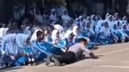 VIDEO: Hari Anak Nasional, Polisi Nyusruk di Depan Ratusan Siswa