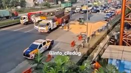 Lalu Lintas Tol Jakarta-Merak Macet Parah, Penyebabnya Truk Muatan Alami Kecelakaan