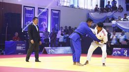Kapolri Jenderal Listyo Sigit Prabowo Turun Langsung Jadi Wasit di Kejuaraan Judo Kapolri Cup 2025