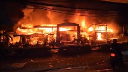Titik Api Berasal dari Tengah Pasar, Puluhan Kios di Taman Puring Ludes Terbakar