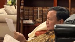 Momen Haru Prabowo Baca Surat dari Siswa-siswi Sekolah Rakyat
