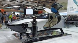Mobil Terbang Xpeng X2 Pikat Pengunjung GIIAS 2025, Ini Kisaran Harganya