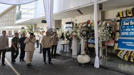Prabowo Melayat Kwik Kian Gie di RSPAD Sebelum Prosesi Kremasi