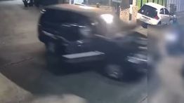 Detik-detik Mobil Ngebut Tabrak Warga di Grogol Sampai Kritis