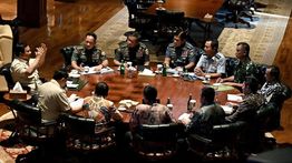 Prabowo Gelar Pertemuan dengan Pimpinan TNI dan Menteri Kabinet di Hambalang, Ada Apa?