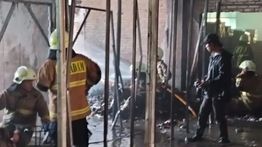 Kebakaran di  Mangga Dua Square: 4 Orang Almi Luka Ringan