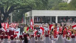 Prabowo Sambut Hangat Kedatangan Presiden Peru Dina Boluarte di Istana Merdeka