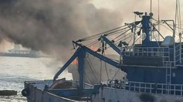 Kapal Terbakar di Perairan Muara Baru, Pemadam Kerahkan Lima Unit Damkar