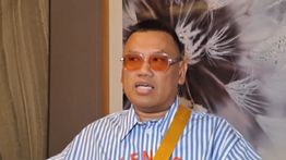 Dituduh Terima Amplop dari Kasus Huru-hara Skincare, Uya Kuya: Gue Udah Kaya Raya Bos!