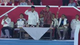 Hadiri Karnaval Kemerdekaan di Monas, Prabowo Disambut Warga