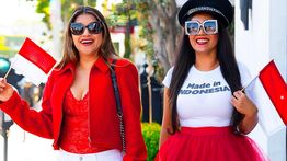 Dela Dewi Bersama Sarah Azhari Rayakan Kemerdekaan di Florida