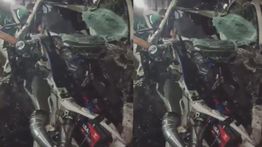 Fortuner Ringsek Hantam Kontainer di Serpong