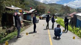 Satgas Damai Cartenz Rekonstruksi TKP Penembakan Brigpol Ronal M. Enok